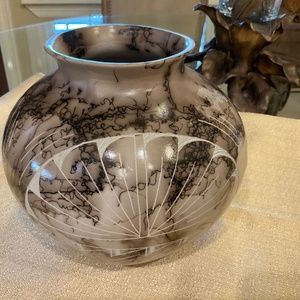 TOM VAIL HORSE HAIR POTTERY  VASE